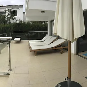 https://villa-tarantos-beach.in-canary-islands.com