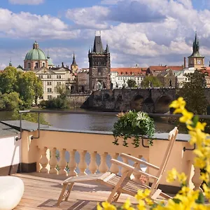  شقة Charles Bridge