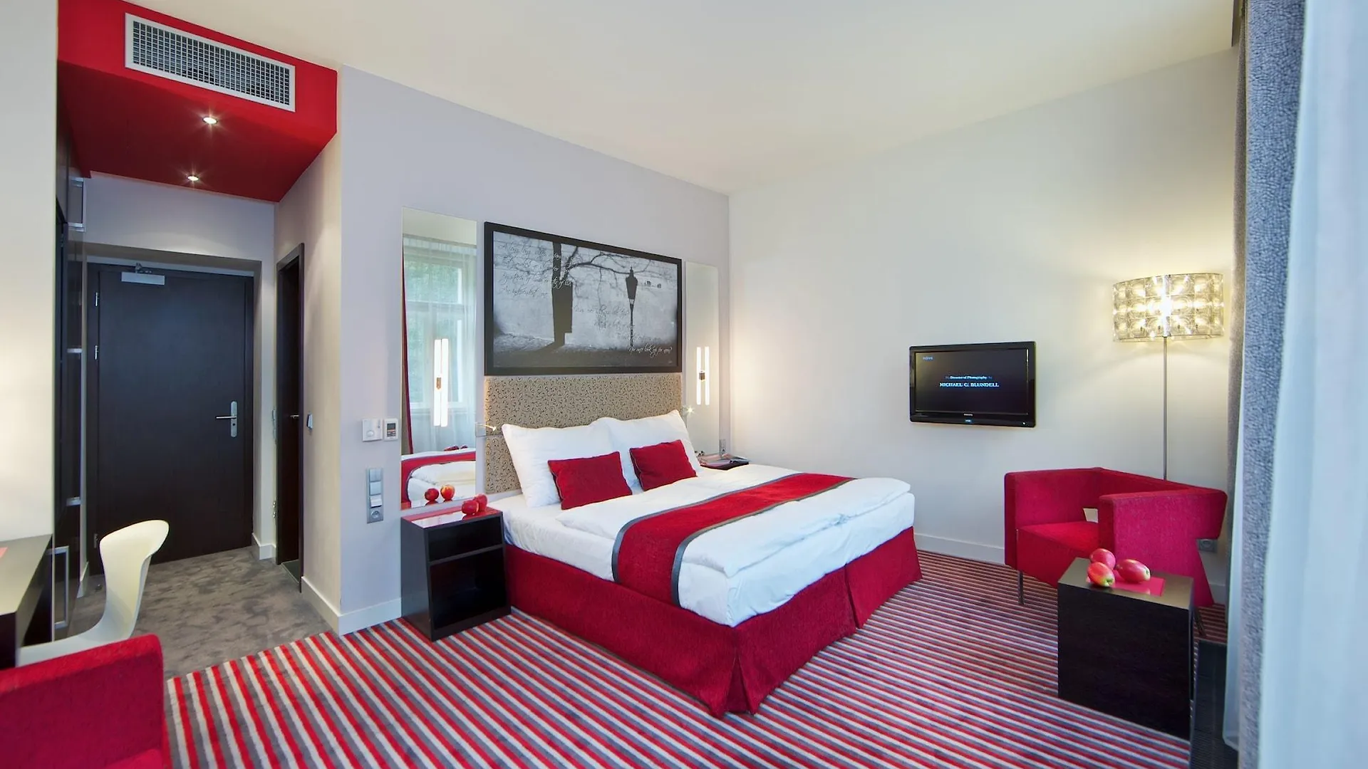 Red & Blue Design Hotel Praag 4*,