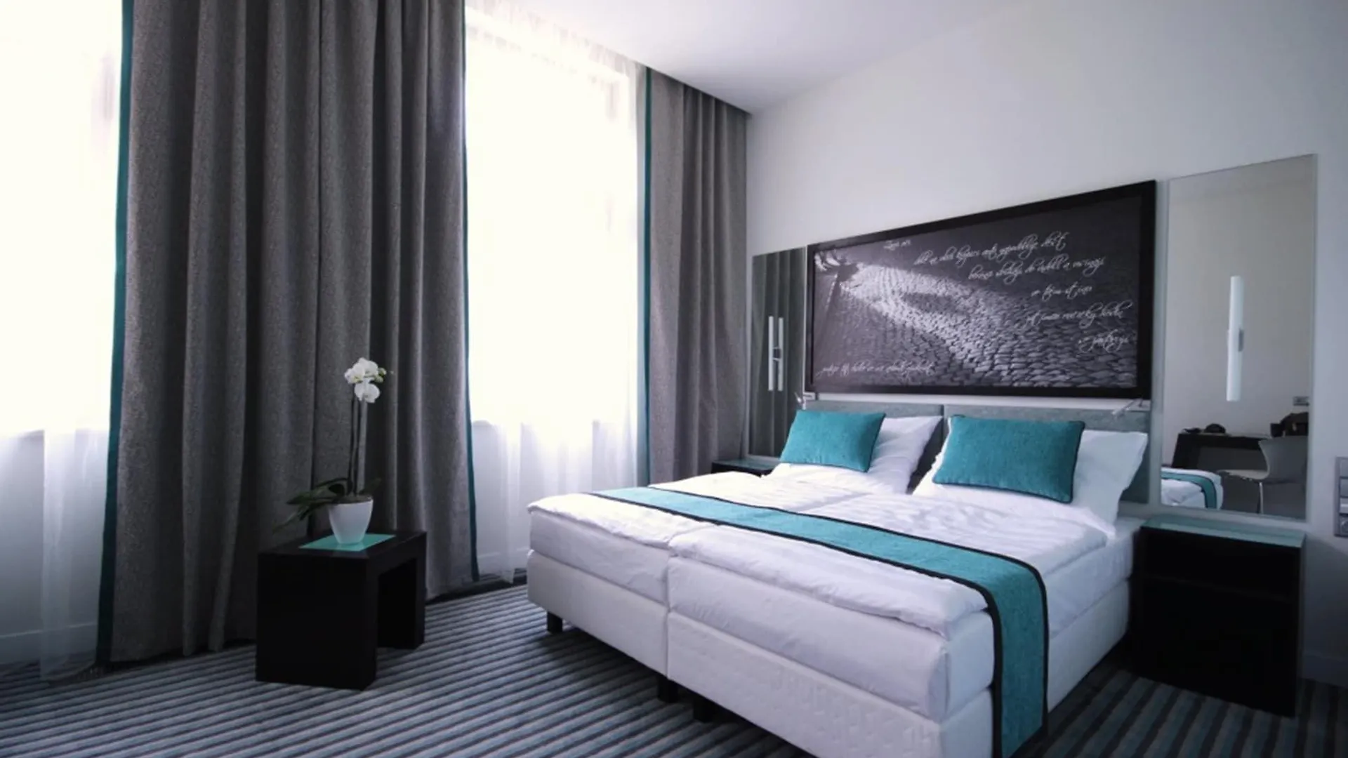 ****  Red & Blue Design Hotel Прага Чехия