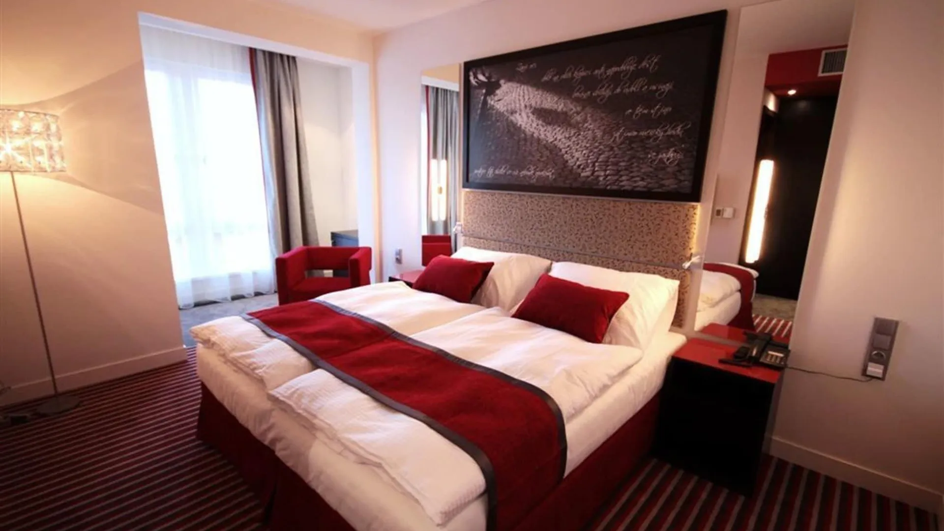 Red & Blue Design Hotel Praag 4*,