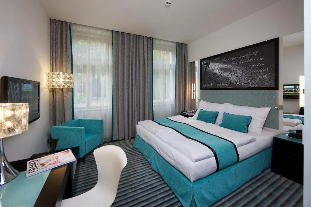 Red & Blue Design Hotel Praag