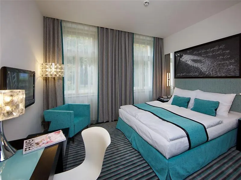 Red & Blue Design Hotel Prague 4*,
